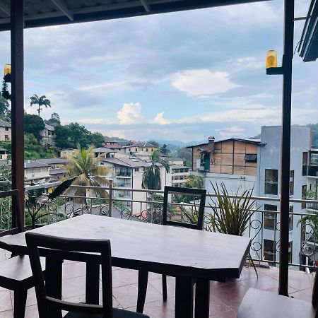 Hotel Izakaya Sakura كاندي المظهر الخارجي الصورة